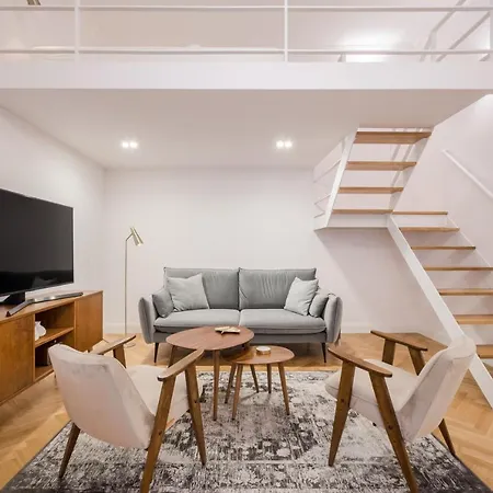Apartment Bpr Scandi - Designer At Kiraly Street With Ac