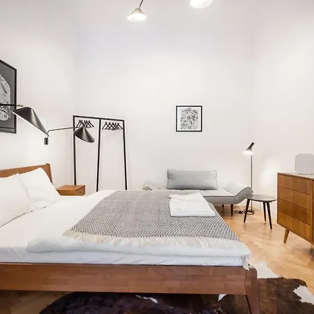 Apartment Bpr Scandi - Designer At Kiraly Street With Ac