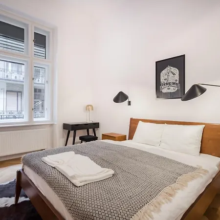Bpr Scandi - Designer At Kiraly Street With Ac Apartment Budapest