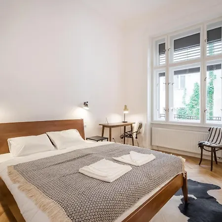 Apartment Bpr Scandi - Designer At Kiraly Street With Ac